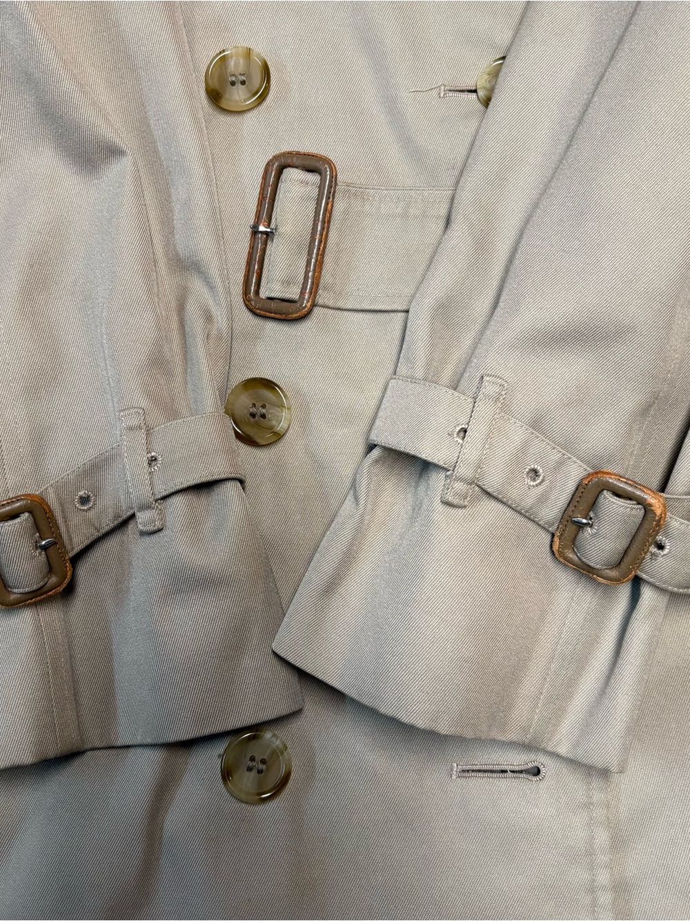 Burberry trench coat. - Picture 8 of 15